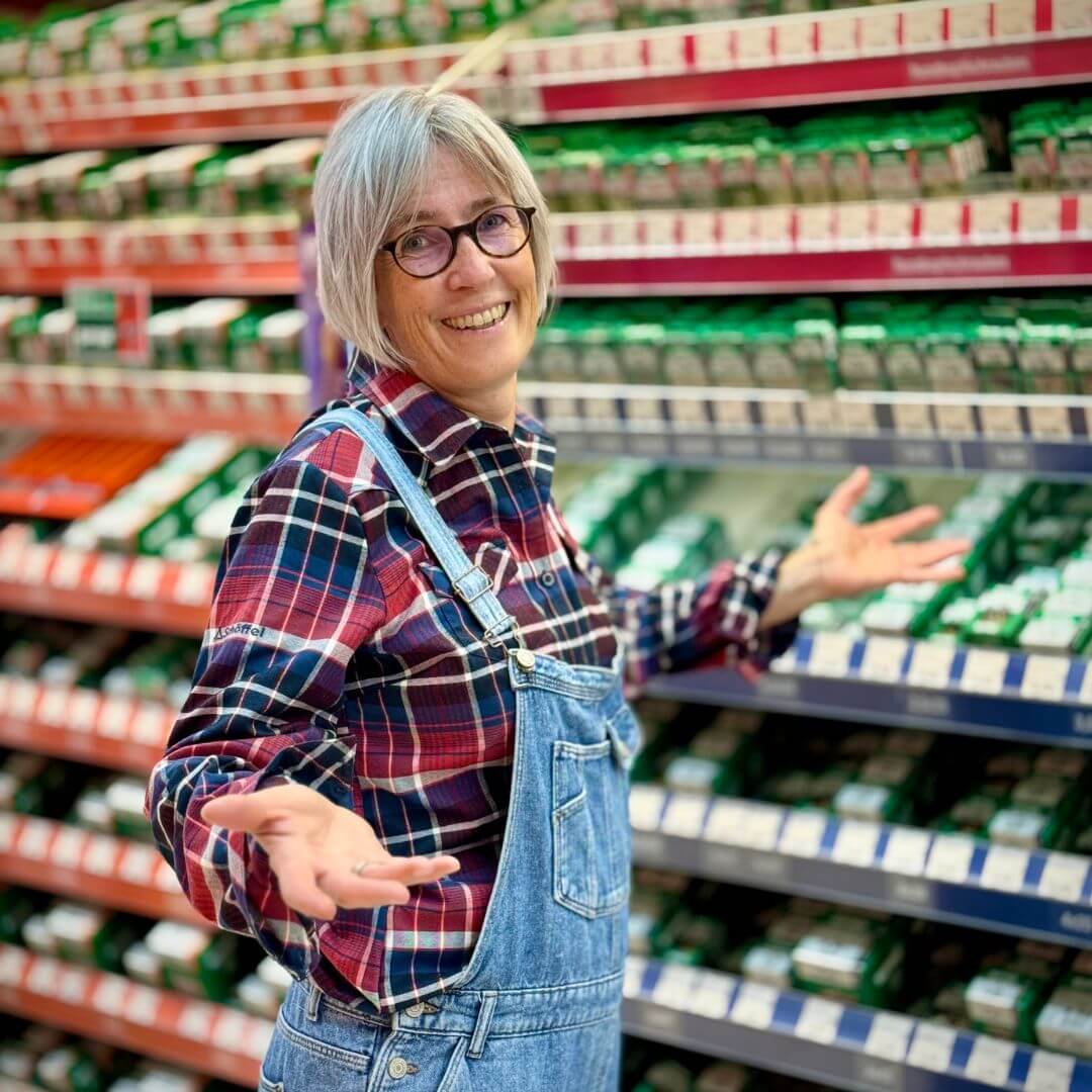 2025_Sabine-Schwarz_im_Baumarkt_1_1080